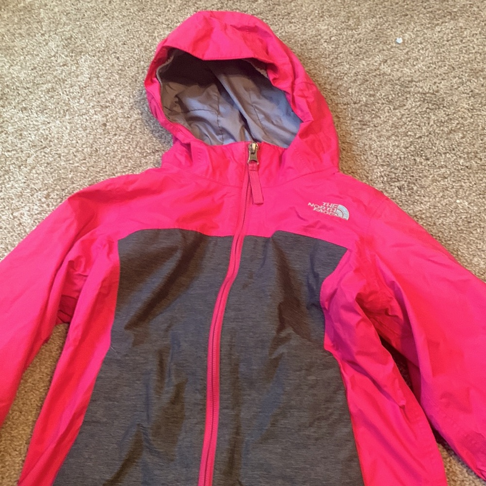 XS (6) girls northface 3 in 1 w/ zip out gray fleece.  Coat is in good used cond